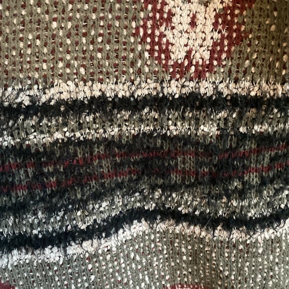 Long knitted cardigan with geometric pattern - Picture 3 of 4